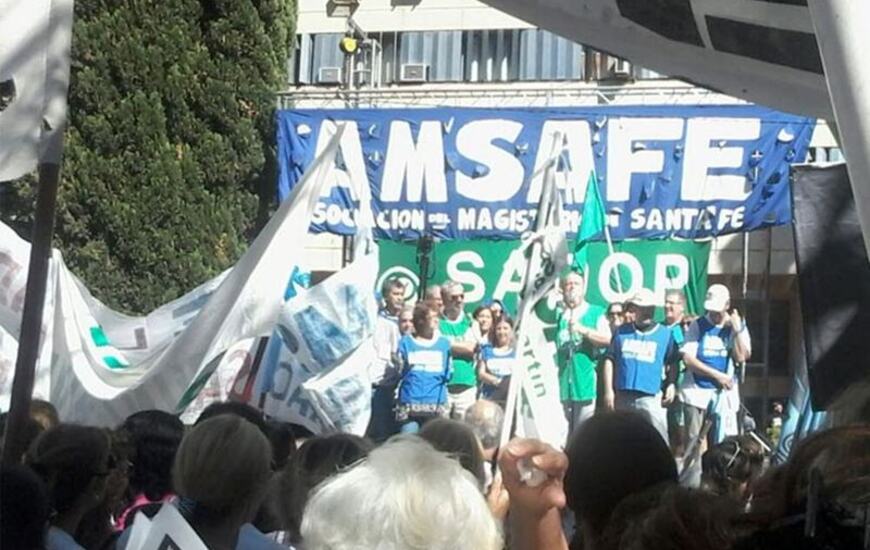 Imagen de Docentes: tras nueva oferta salarial, peligra el inicio de clases