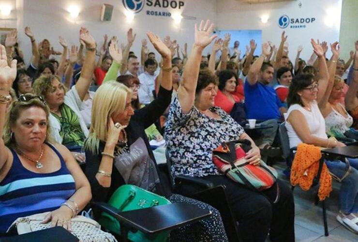 Los delegados al momento de la votación este jueves. Foto: Alan Monzón/Rosario3.com