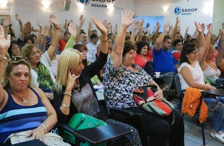 Los delegados al momento de la votación este jueves. Foto: Alan Monzón/Rosario3.com