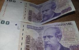 Una de las hijas de esta vecina decidi&oacute; publicar la imagen de los billetes en el facebook.