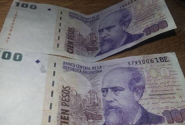 Una de las hijas de esta vecina decidió publicar la imagen de los billetes en el facebook.