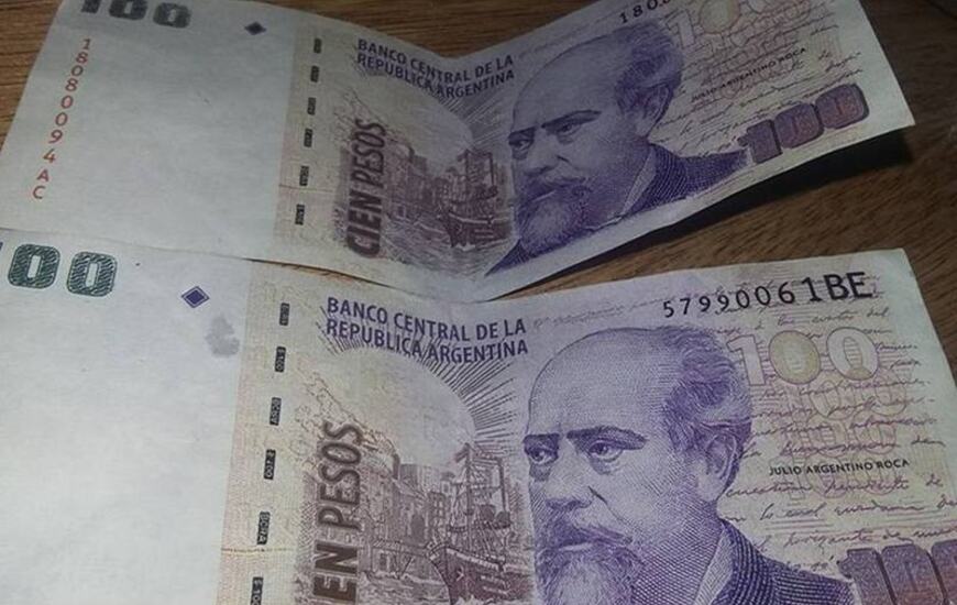 Una de las hijas de esta vecina decidió publicar la imagen de los billetes en el facebook.