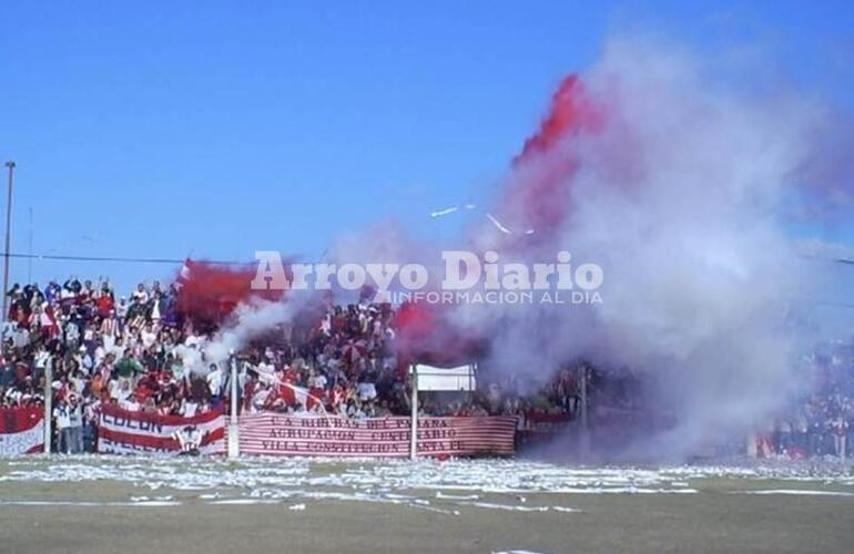 Hinchas "Académica" y todo el aguante para su equipo