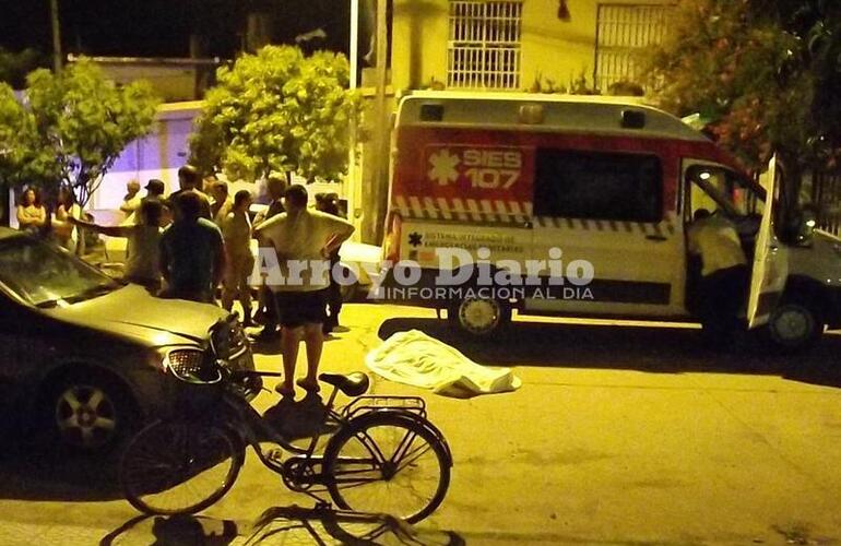 La señora se movilizaba en bicicleta.