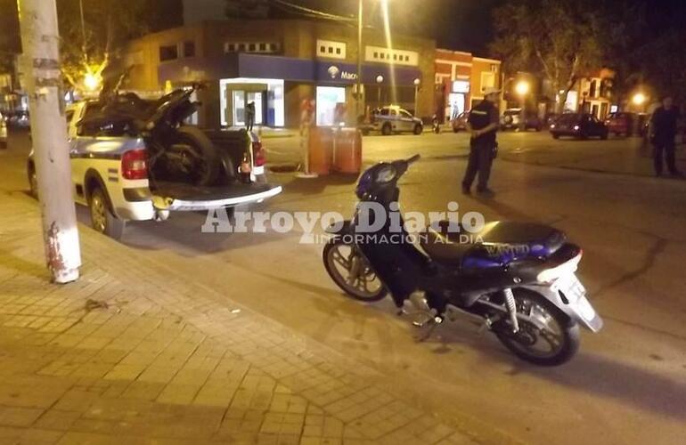 El personal trabajando en la esquina de San Martín e Hipólito Yrigoyen