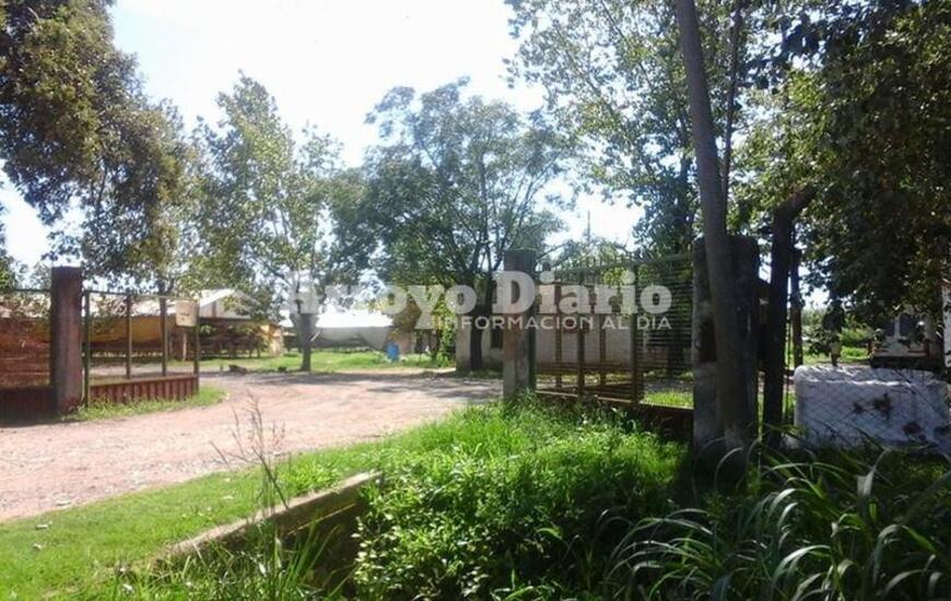 El establecimiento av&iacute;cola "Puente Viejo" est&aacute; sobre San Mart&iacute;n s/n