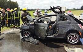 As&iacute; qued&oacute; el auto en el que falleci&oacute; la chica rosarina. Foto: www.sanpedroinforma.com.ar