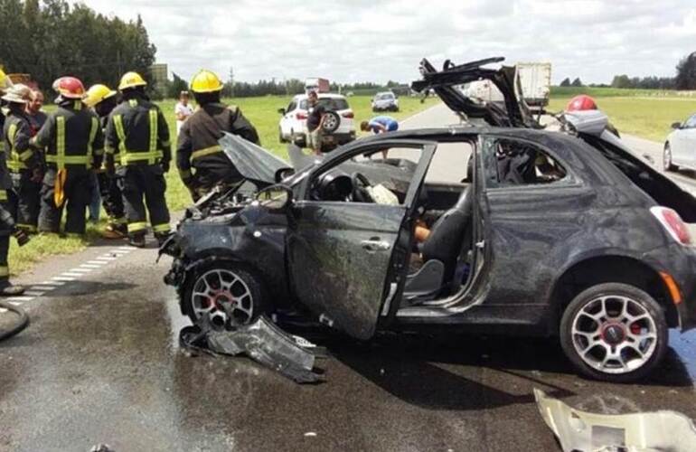 Así quedó el auto en el que falleció la chica rosarina. Foto: www.sanpedroinforma.com.ar