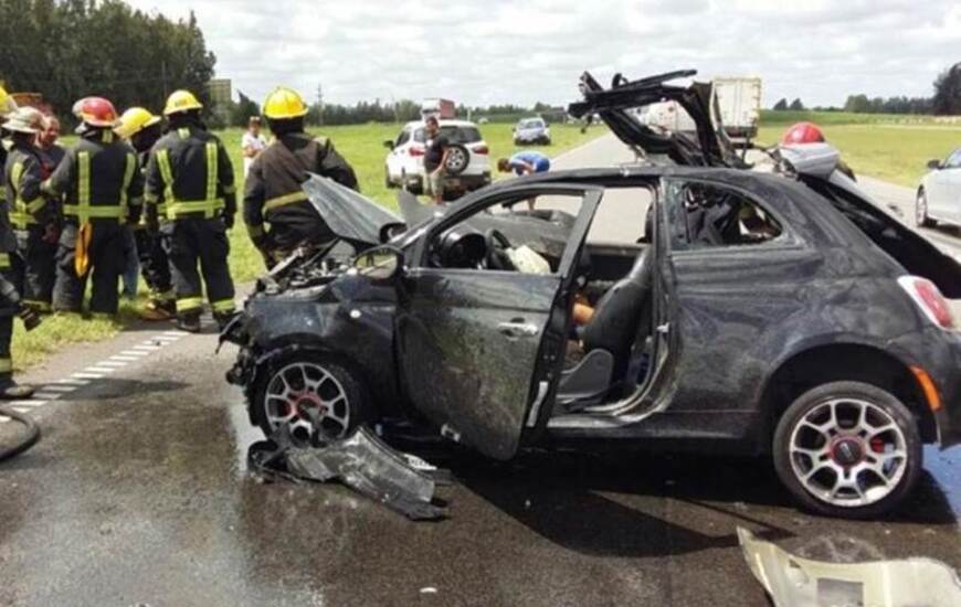 Así quedó el auto en el que falleció la chica rosarina. Foto: www.sanpedroinforma.com.ar