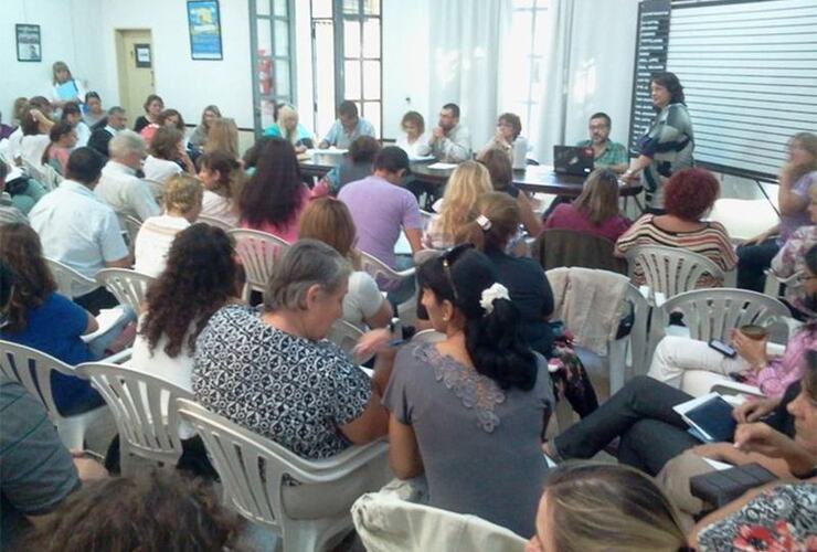 Imagen de Los docentes santafesinos aceptaron la propuesta salarial