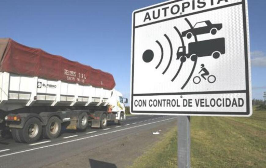 Señalización. Los conductores advierten que está demasiado próxima a los radares y no dan tiempo a desacelerar.