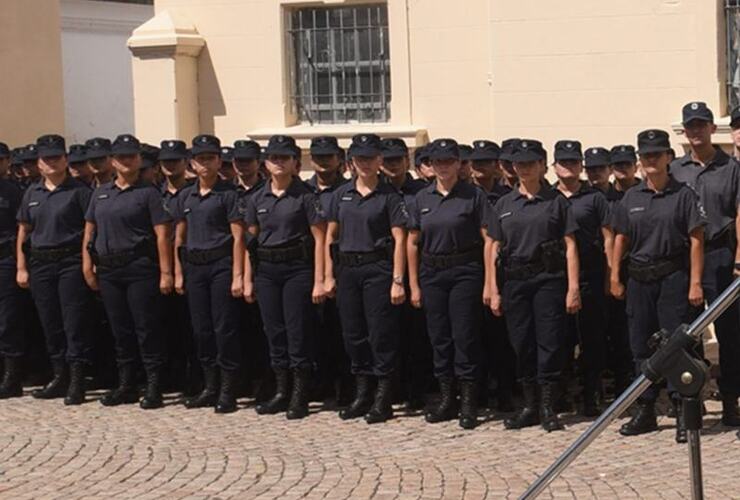 Imagen de Santa Fe suma más agentes a las filas policiales