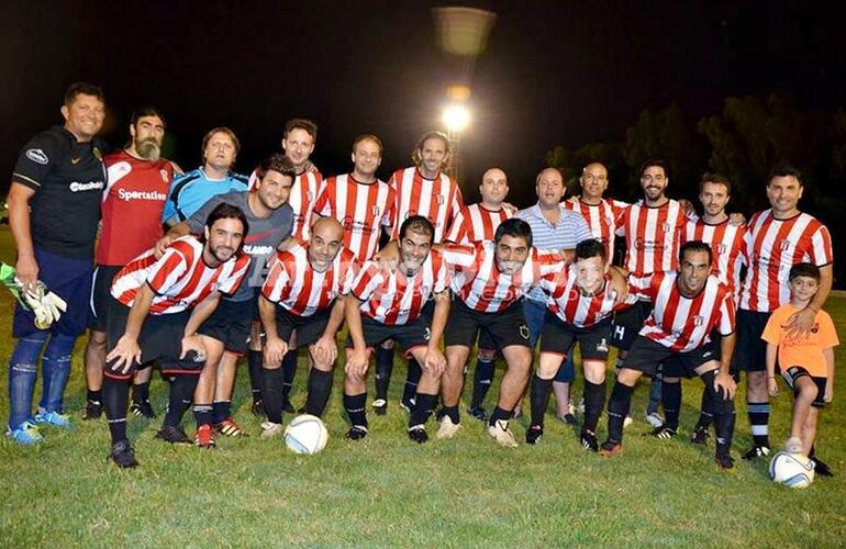 El equipo de Riberas del Parará, líder del Super 6