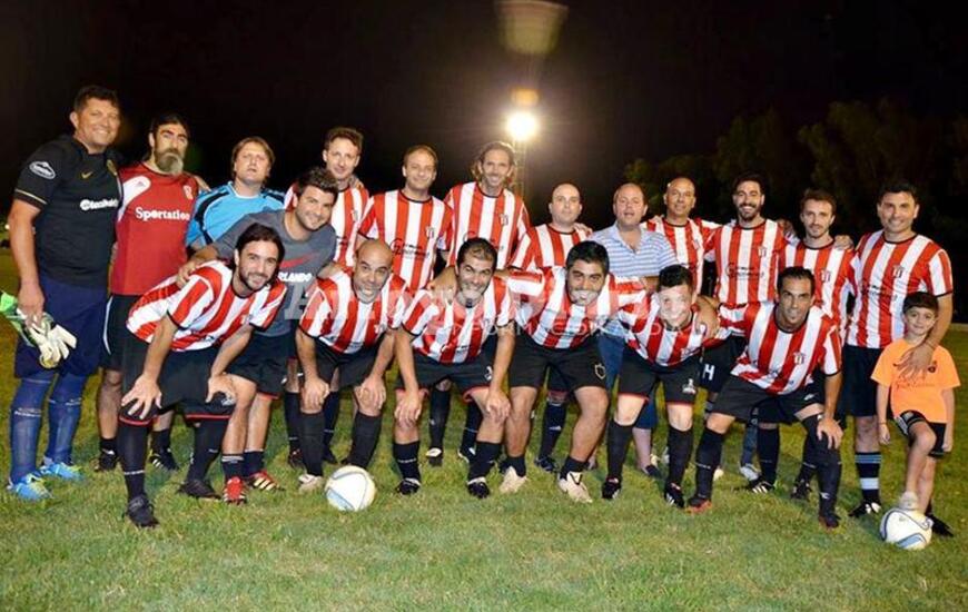 El equipo de Riberas del Parará, líder del Super 6