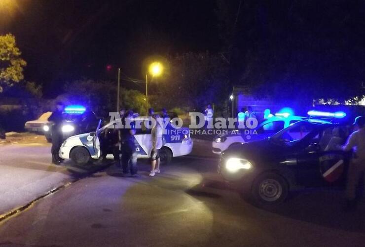 En el lugar. Patrulleros de GUM y del Comando en 1º de Mayo y Sargento Cabral