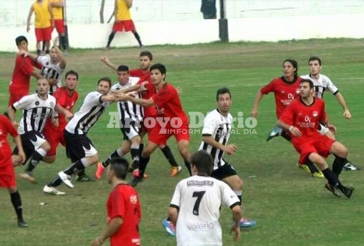 Foto: Unión y Mariano Moreno abren el año liguero (Archivo AD 2015)