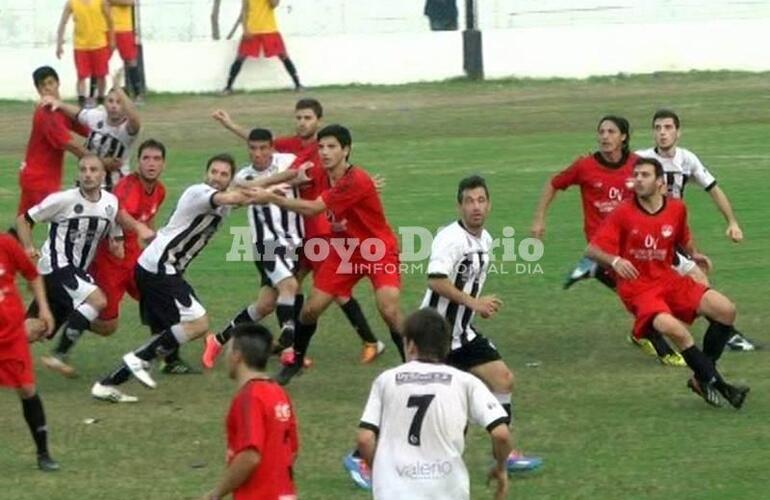 Foto: Unión y Mariano Moreno abren el año liguero (Archivo AD 2015)