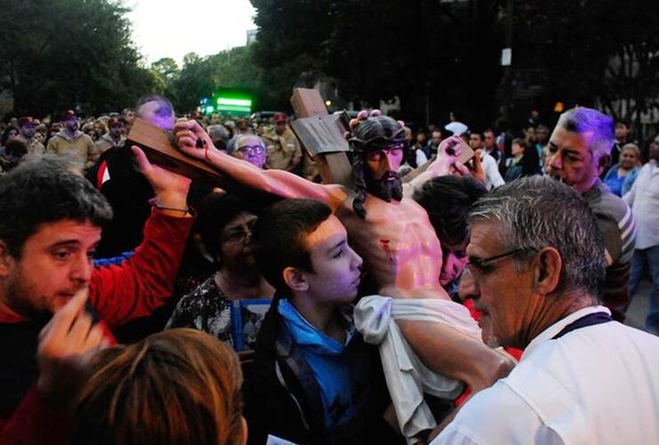 Imagen de Otro multitudinario Vía Crucis del Padre Ignacio