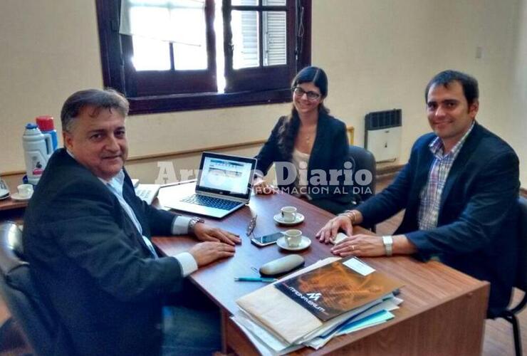 En la foto. Gabriel Olivé, Lucrecia D´Alonzo y Marcos Aviano de CESyAC. Foto: Gentileza Florencia D´Alonzo