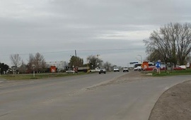 Imagen de Zavalla: por vuelco de un camión, se registran demoras en la A012