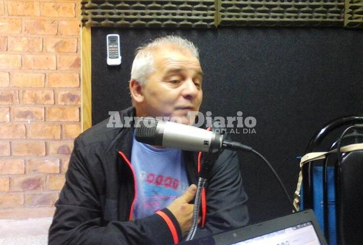 José Luis Bovalini esta mañana en los estudios de Radio Extremo 106.9