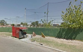 El carrito de Mendoza y Circunvalación. Allí estaba la víctima cuando dos sicarios la ejecutaron. Foto Google Street View