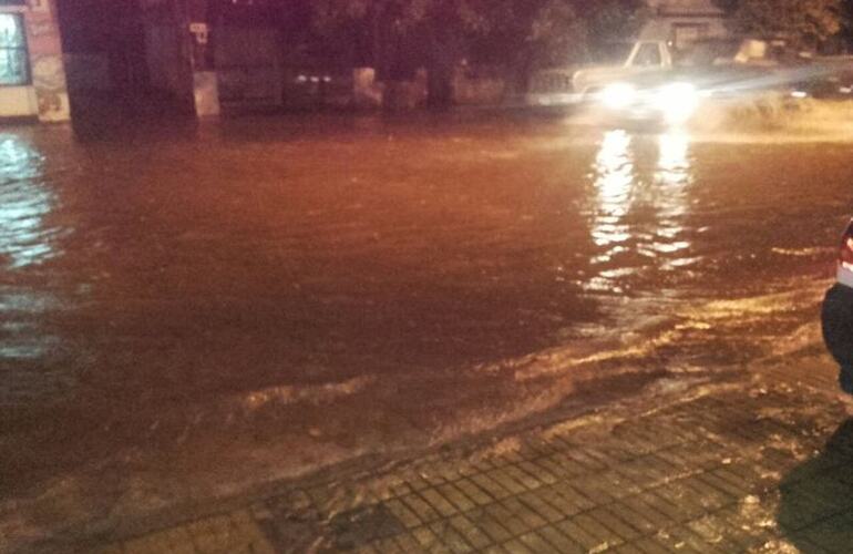 Calle Juan B. Justo al 700. Unas de las tantas imágenes que llegaron este viernes a nuestro diario.