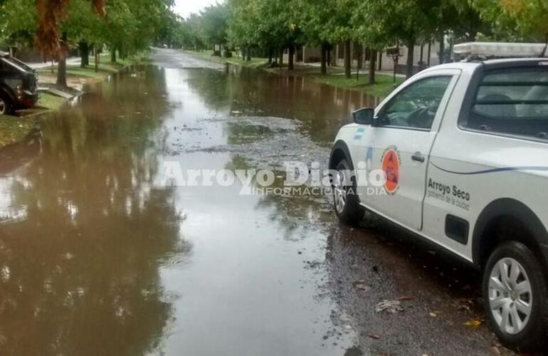 Nieri destacó además el trabajo de Obras Públicas: "Las bocas de tormenta estaban destapadas lo que permitió que se escurra más rápido el agua"