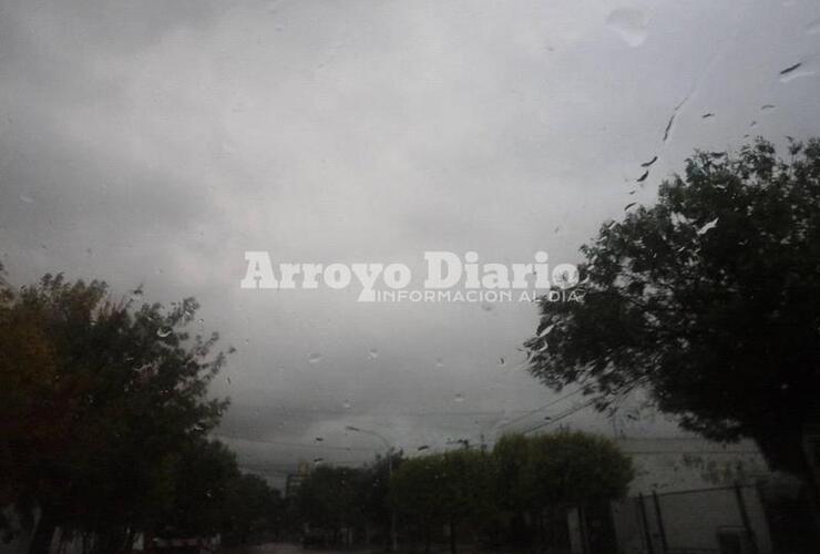 Cielo gris esta mañana tempranito en Arroyo Seco