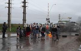 Imagen de Los vecinos de Playa Hermosa cortaron Ruta 21