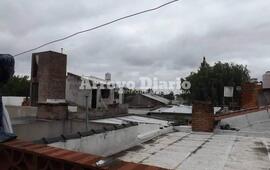 Desde este lugar los vecinos ve&iacute;an como estas dos personas los apuntaban con una supuesta arma de fuego