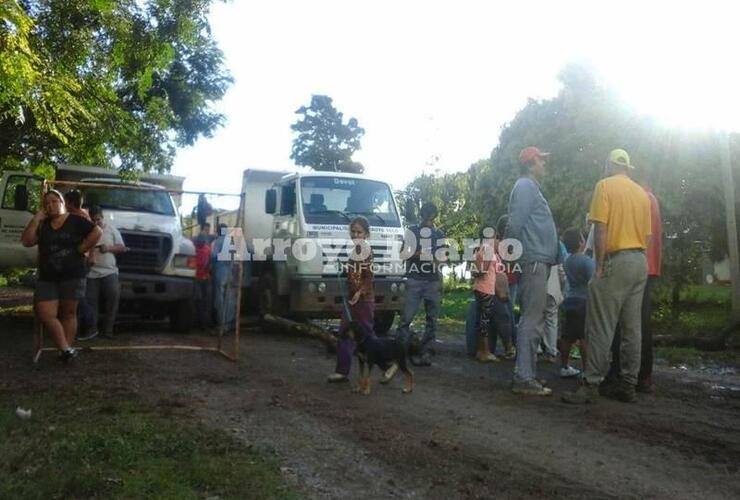 Imagen de Corte de calle en "El Ombú".