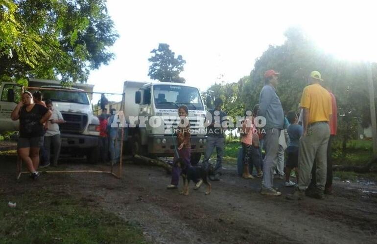 Imagen de Corte de calle en "El Ombú".
