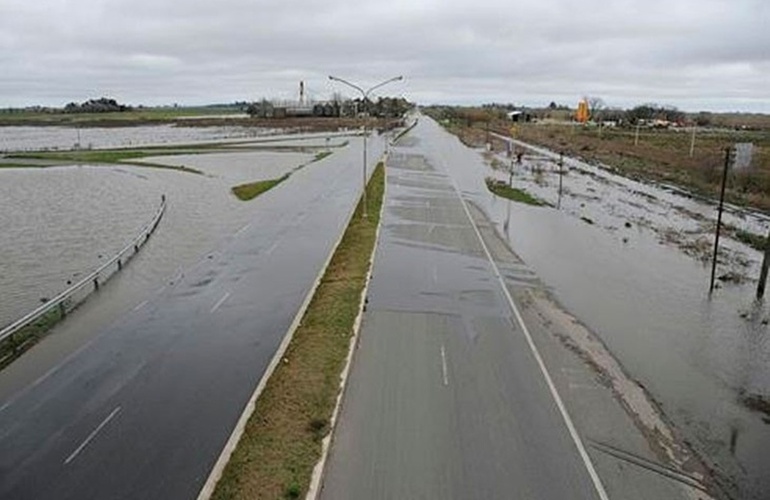 Imagen de Precaución en rutas y accesos de la provincia por las intensas lluvias