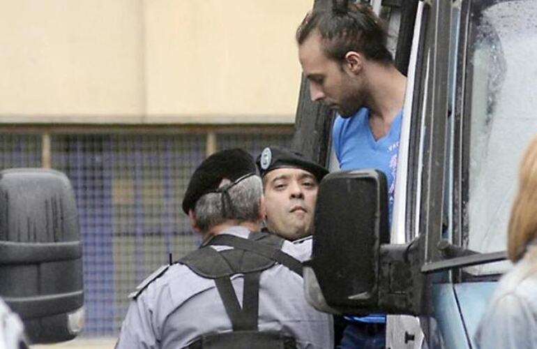 Con ganas de hablar. Fariña llegó por la mañana a Comodoro Py y brindó ante el juez una extensa declaración. Con ganas de hablar. Fariña llegó por la mañana a Comodoro Py y brindó ante el juez una extensa declaración.