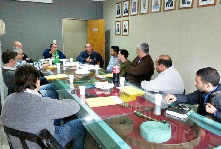 Imagen de En el cuartel: se reunieron Bomberos, autoridades y representantes de empresas