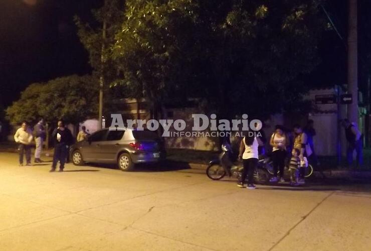 Las personas que iban en la moto circulaban sin casco.