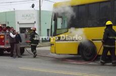 Una dotación de bomberos voluntarios de Arroyo Seco trabajó en el lugar