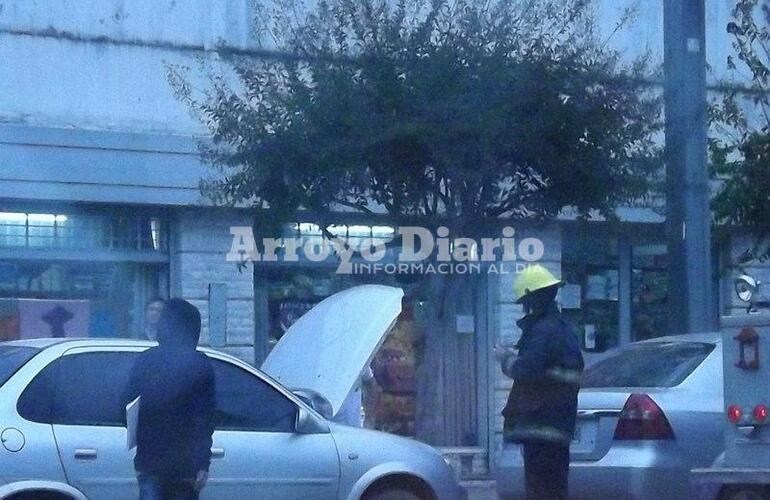 Imagen de Salida de bomberos en Humberto Primo y San Martín