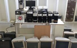 Imagen de Secuestran 13 computadoras y tres personas quedan demoradas por juego clandestino