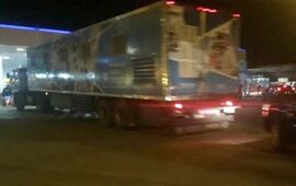 Uno de los camiones encontrados en Fabricaciones Militares.