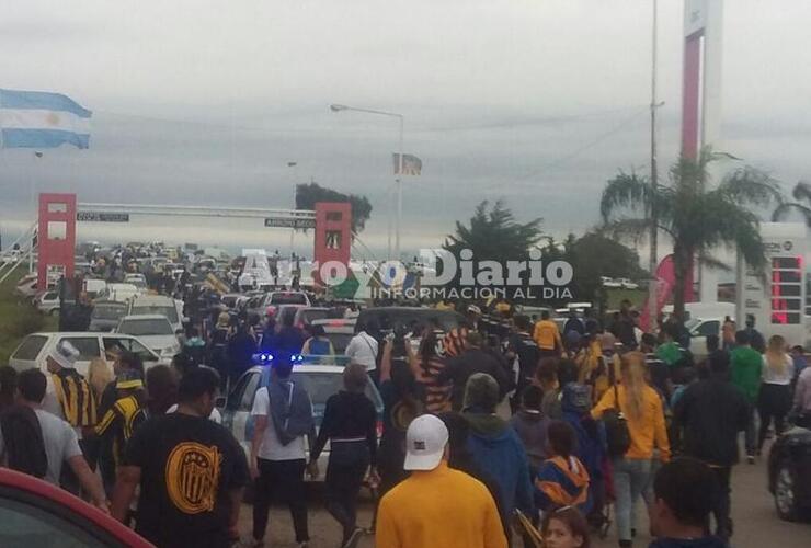 Imagen de Los hinchas canallas mostraron su apoyo desde Arroyo Seco