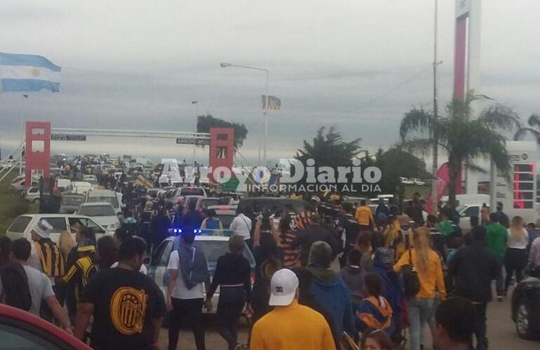 Imagen de Los hinchas canallas mostraron su apoyo desde Arroyo Seco