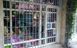 El local asaltado ayer, en Balcarce al 400. Seg&uacute;n la polic&iacute;a, la asaltante ten&iacute;a una arma de juguete. Foto: La Cap&igrave;tal/Sebasti&aacute;n S. Meccia