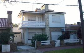 Agrelo al 2000, en la zona norte. Cuatro delincuentes se llevaron dinero y un coche. Foto: La Capital/Sebasti&aacute;n S. Meccia