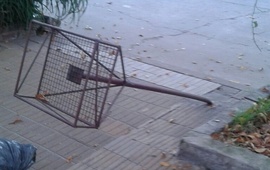 Imagen de Vandalismo sobre Hipólito Yrigoyen al 600