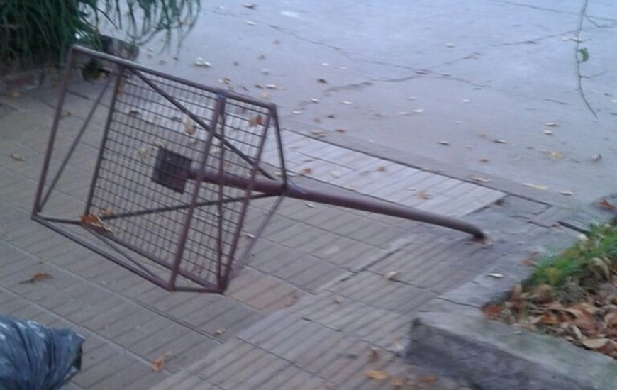 Imagen de Vandalismo sobre Hip&oacute;lito Yrigoyen al 600