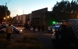 San Nicolás y Garay, el lugar donde se produjo el homicidio. La policía y funcionarios judiciales trabajan en el lugar. Foto: Twitter @PCKassabian