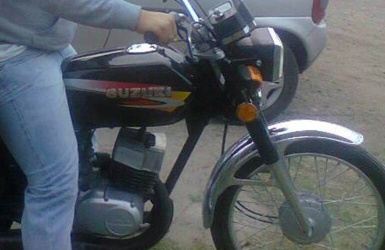 La moto estaba con la traba puesta y sin las llaves. Foto: Facebook