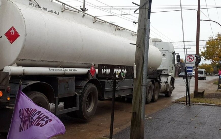 Imagen de Escrache: Estacion&oacute; delante de parada de &oacute;mnibus